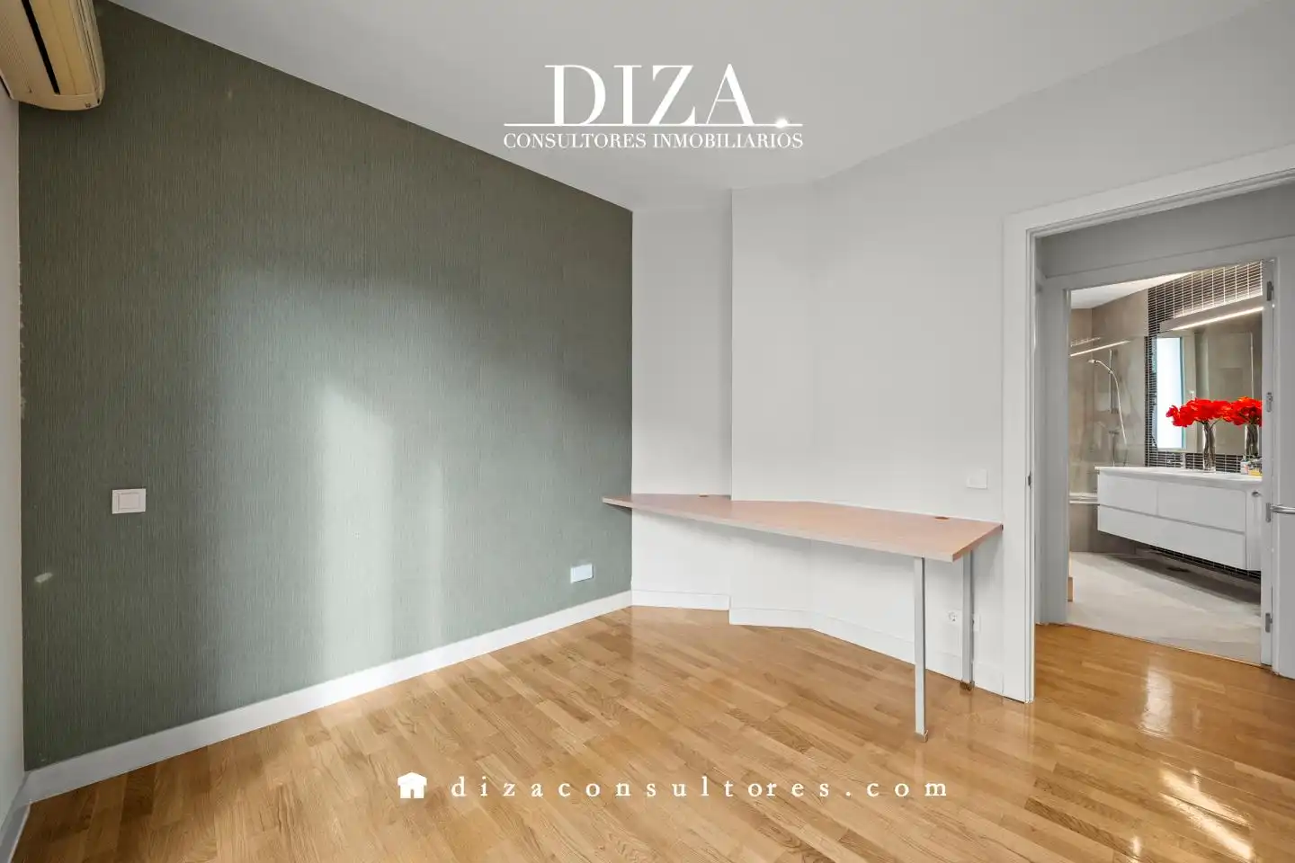 Schlafzimmer von Wohnung zur Miete in Madrid mit Klimaanlage, Heizung und Balkon