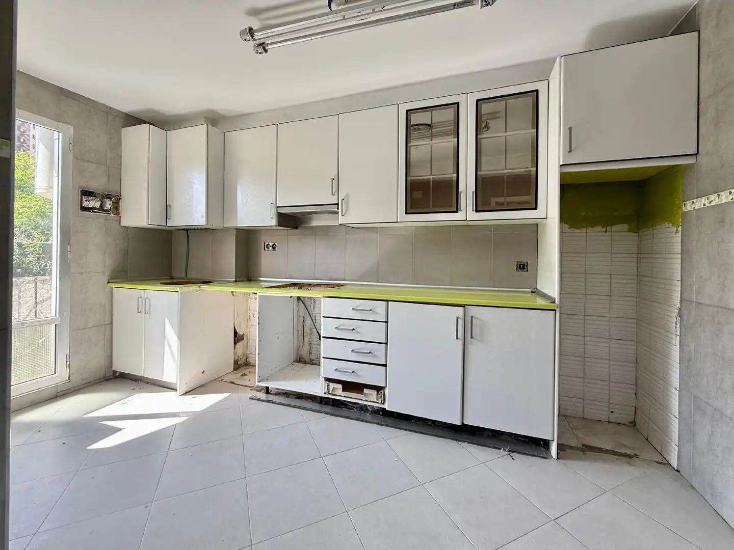 Kitchen of Flat for sale in Basauri 
