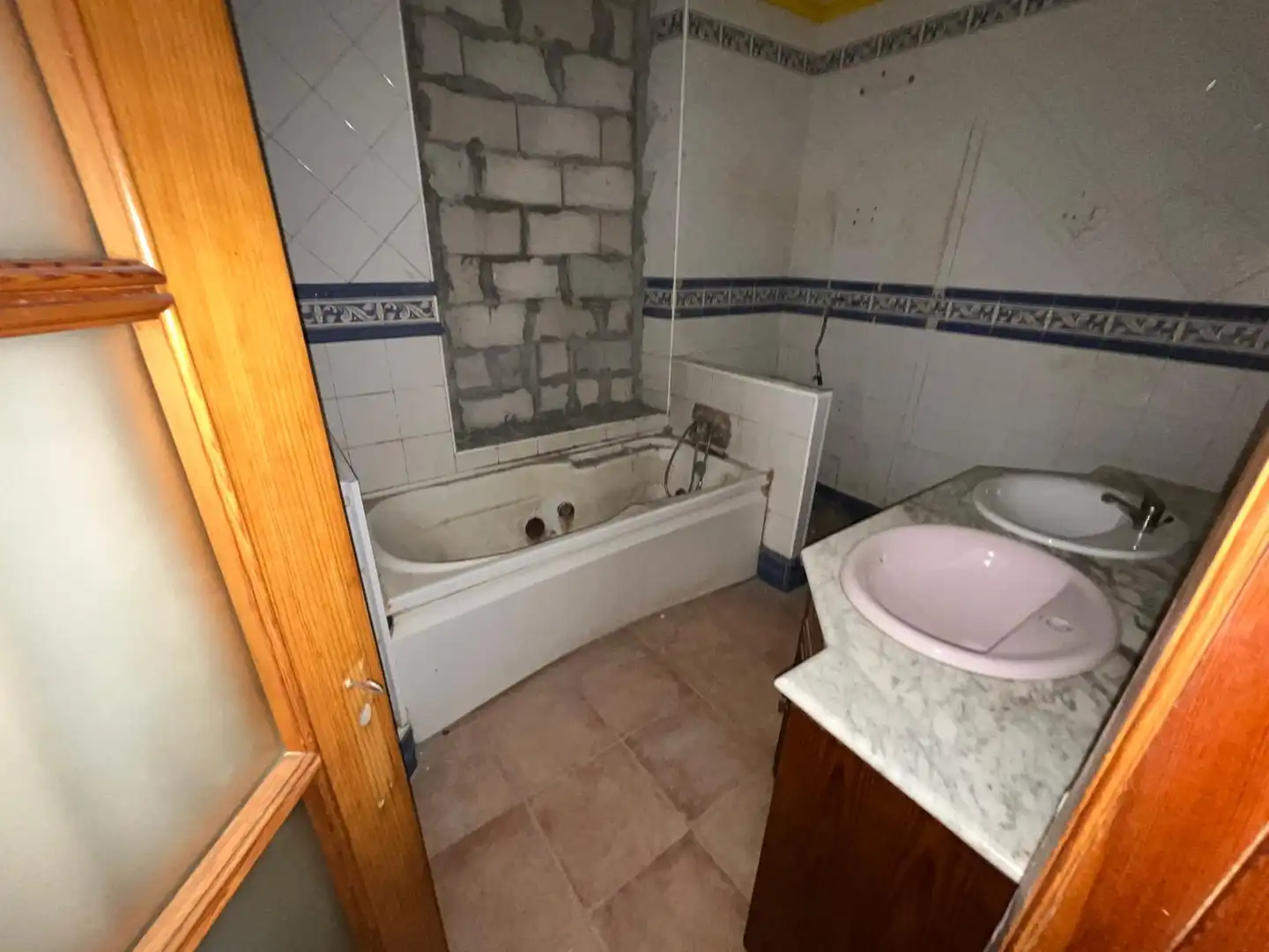 Baño de Casa o chalet en venta en Dos Hermanas con Piscina