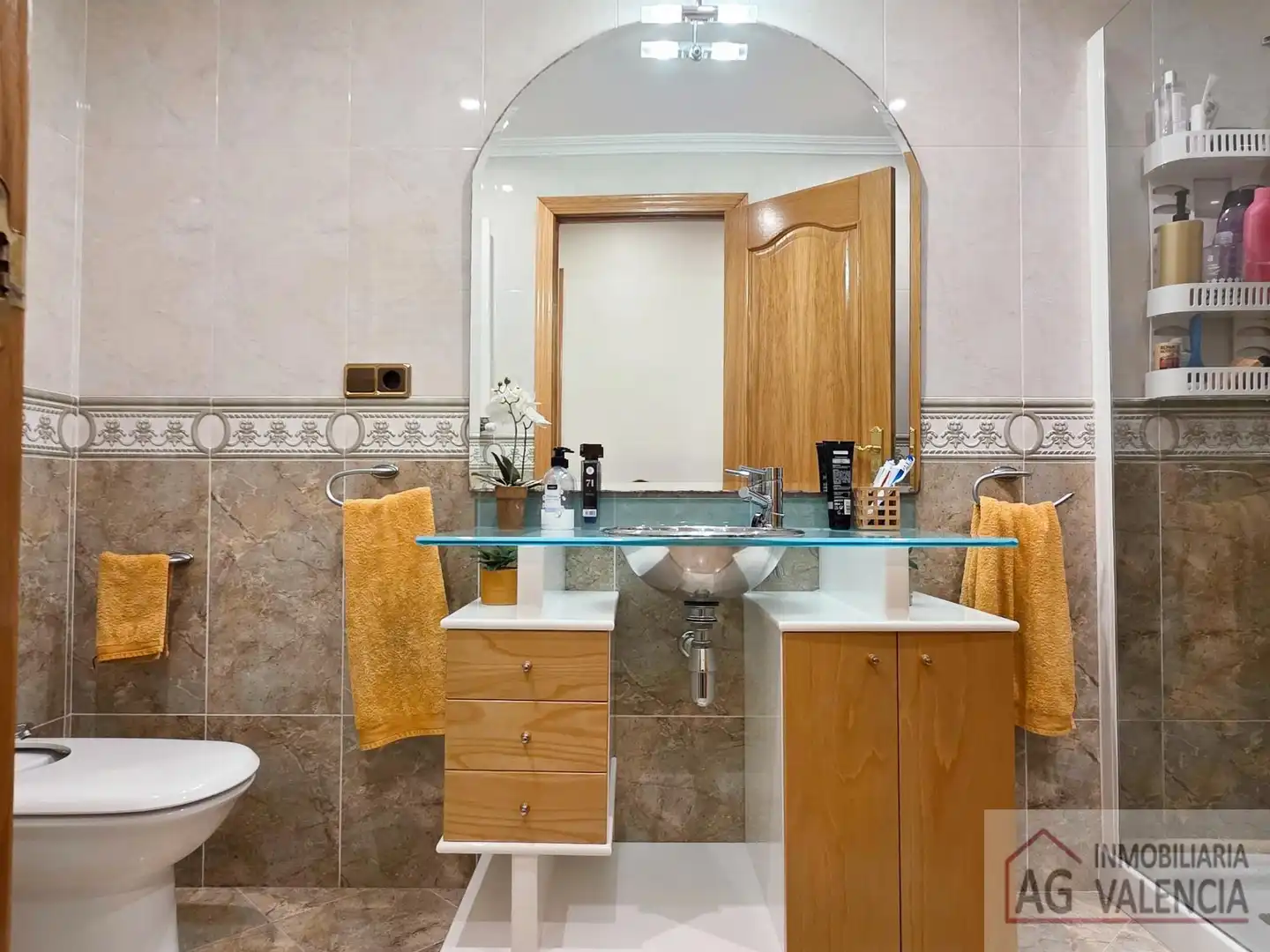 Baño de Piso de alquiler en Almenara con Aire acondicionado, Calefacción y Amueblado
