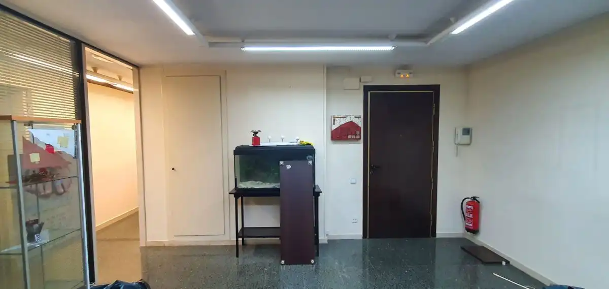 Büro zum Verkauf in Tarragona mit Klimaanlage, Heizung und Terrasse