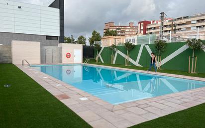 Piscina de Pis en venda en Reus amb Calefacció, Parquet i Terrassa