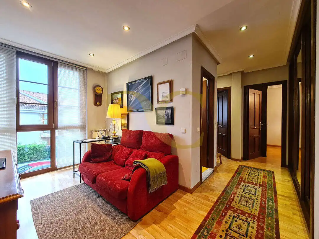 Sala de estar de Casa o chalet en venta en Noreña con Calefacción, Jardín privado y Terraza