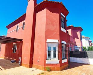 Vista exterior de Casa adosada en venda en Espartinas