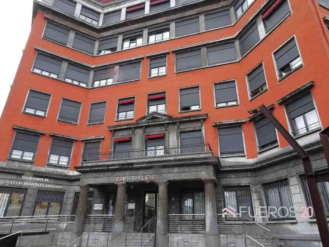 Vista exterior de Local en venda en Barakaldo 
