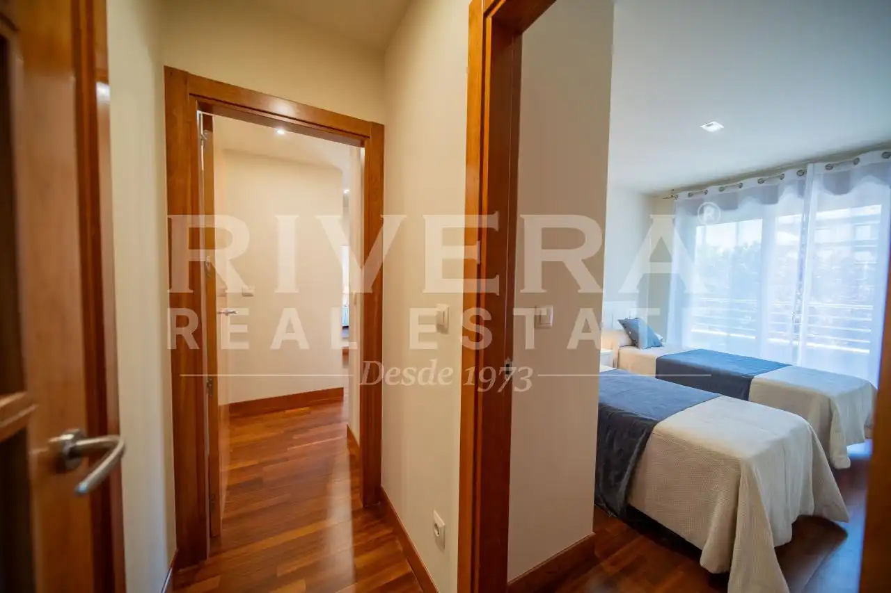 Schlafzimmer von Wohnung zum Verkauf in Sanxenxo mit Heizung, Terrasse und Abstellraum