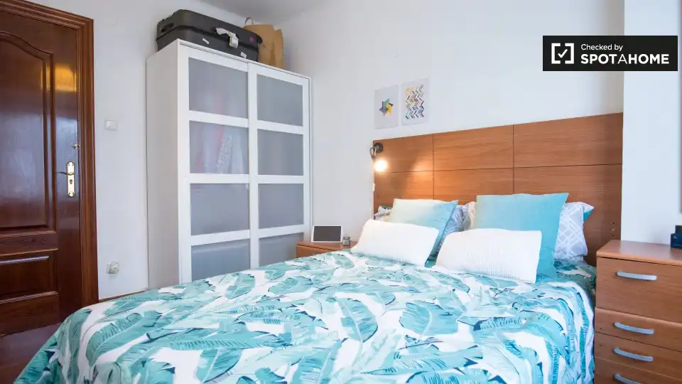 Room in Santutxu - Basarrate
