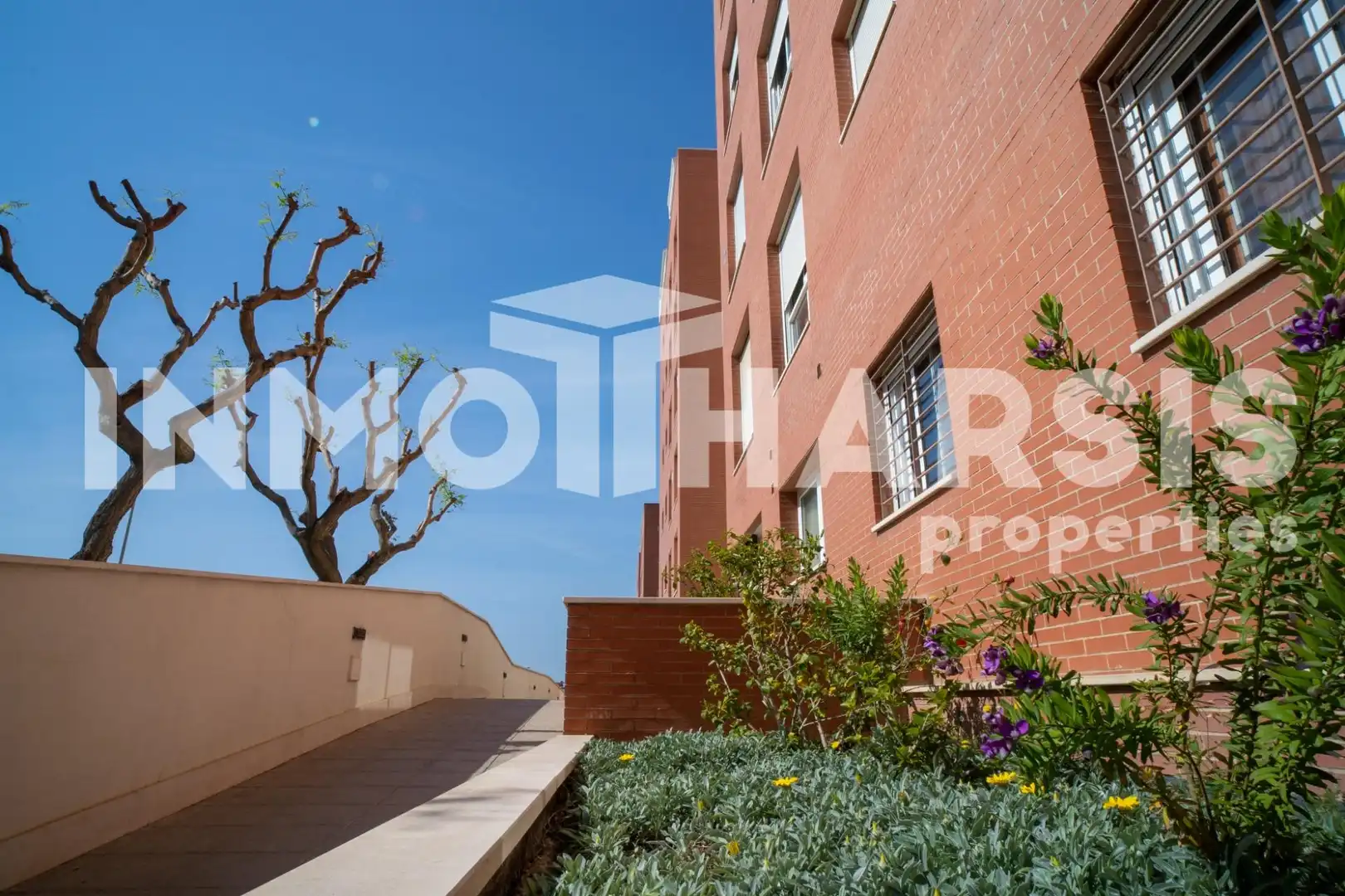 Exterior view of Flat for sale in Almería  with Air Conditioner, Heating and Private garden