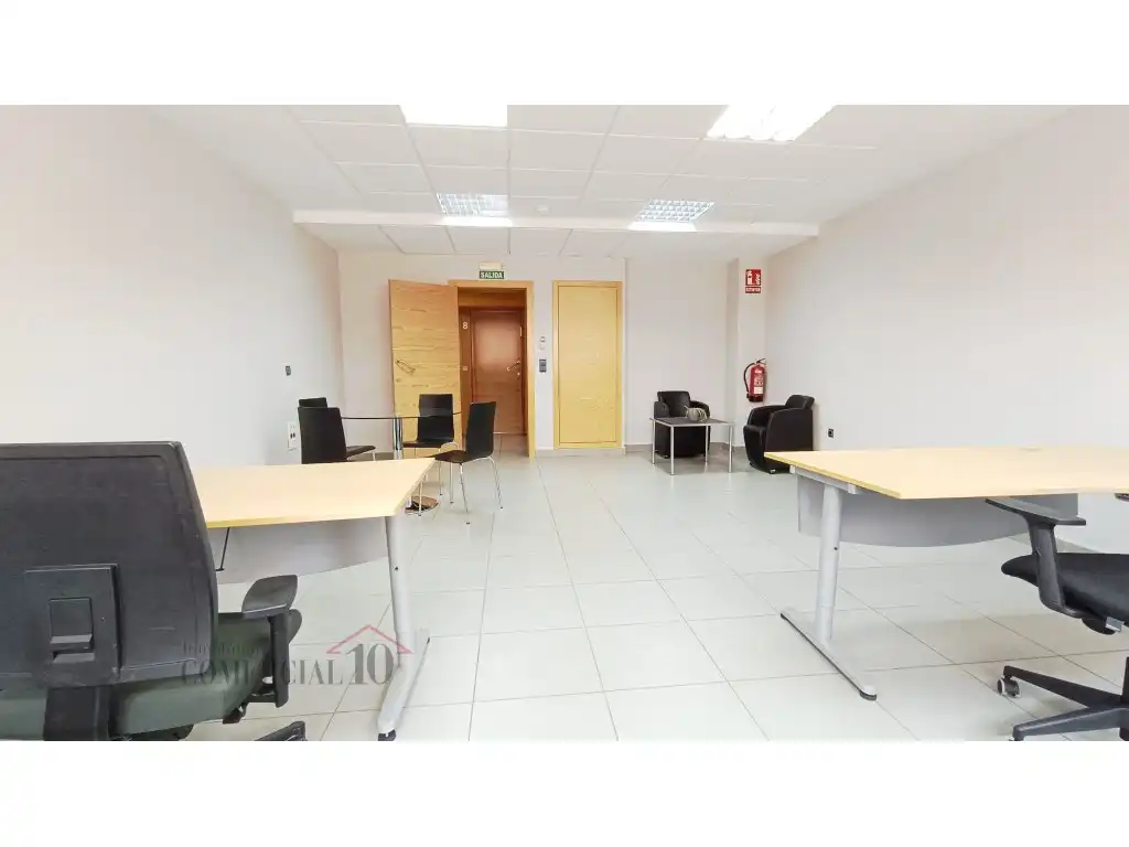 Office space with lift to rent in Calle Luis Alvarez Lencero, imagen 5