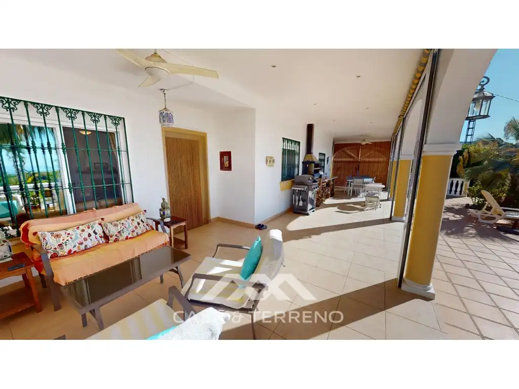 Vista exterior de Casa o chalet en venta en Vélez-Málaga con Jardín privado, Terraza y Piscina