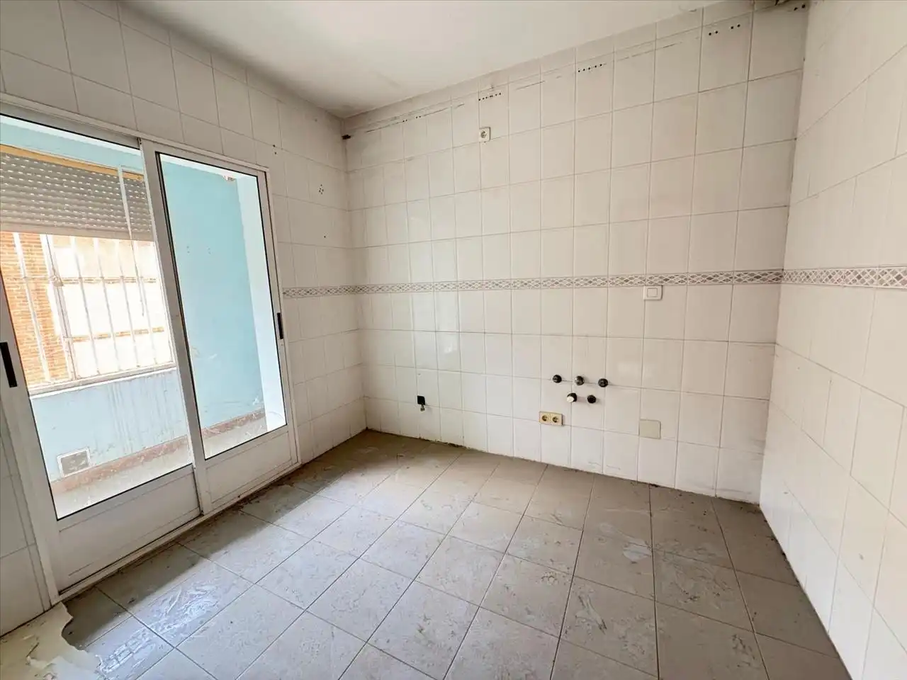 Küche von Einfamilien-Reihenhaus zum Verkauf in Matapozuelos mit Terrasse