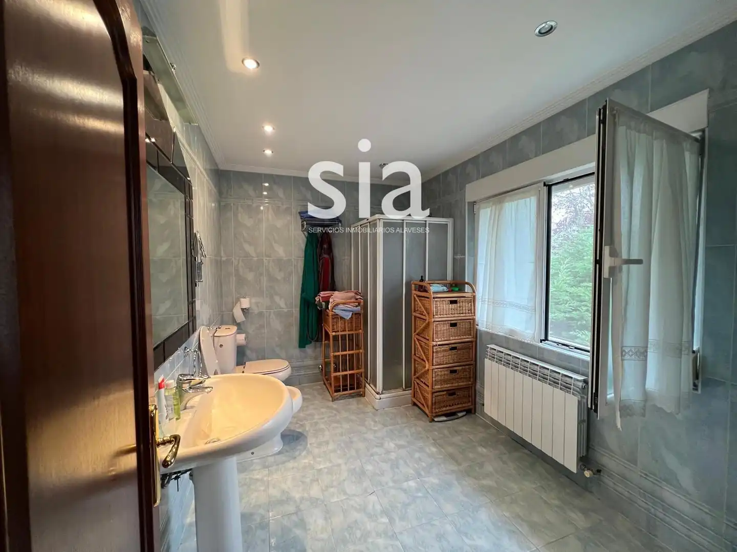 Bany de Casa o xalet en venda en Vitoria - Gasteiz amb Traster