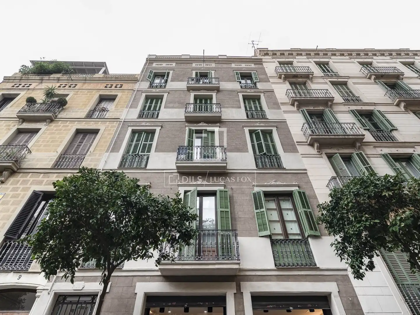 Außenansicht von Wohnung zum Verkauf in Barcelona mit Klimaanlage und Heizung