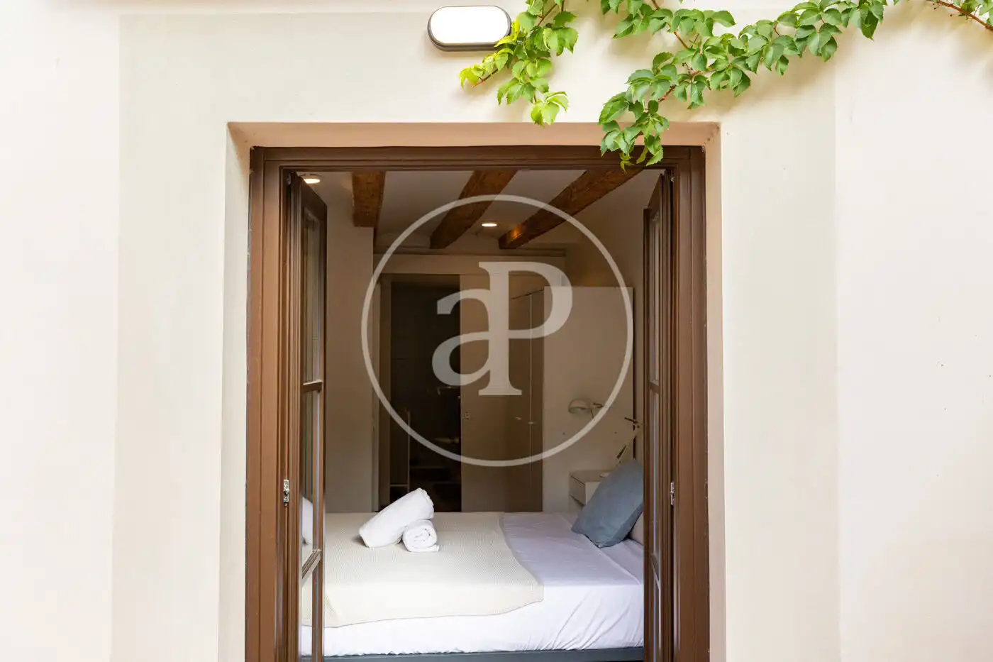 Dormitori de Pis en venda en Barcelona amb Calefacció, Terrassa i Moblat