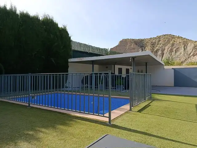 Casa o chalet en venta en Avenida de la Paz, 9, Rágol