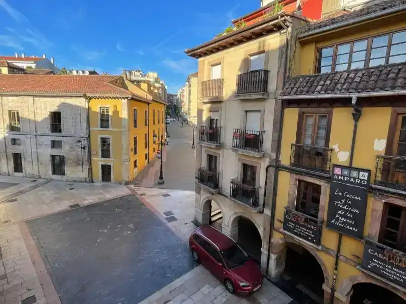 Außenansicht von Wohnung zur Miete in Oviedo 