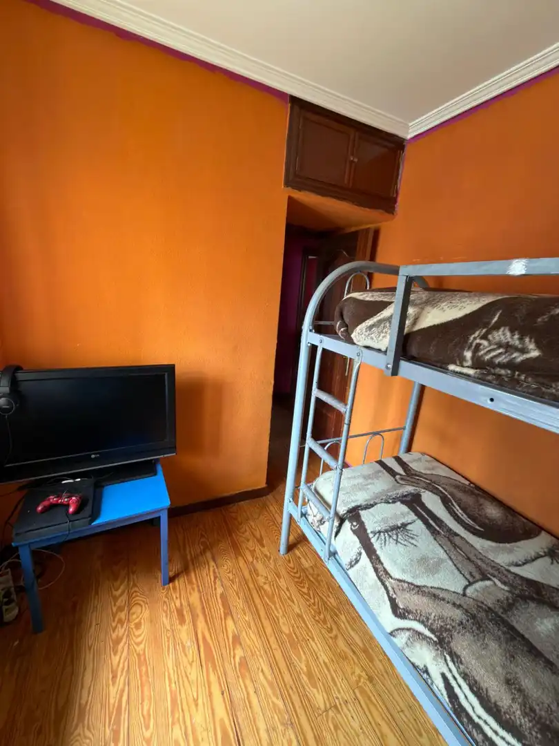 Dormitori de Pis en venda en Venta de Baños amb Calefacció i Terrassa