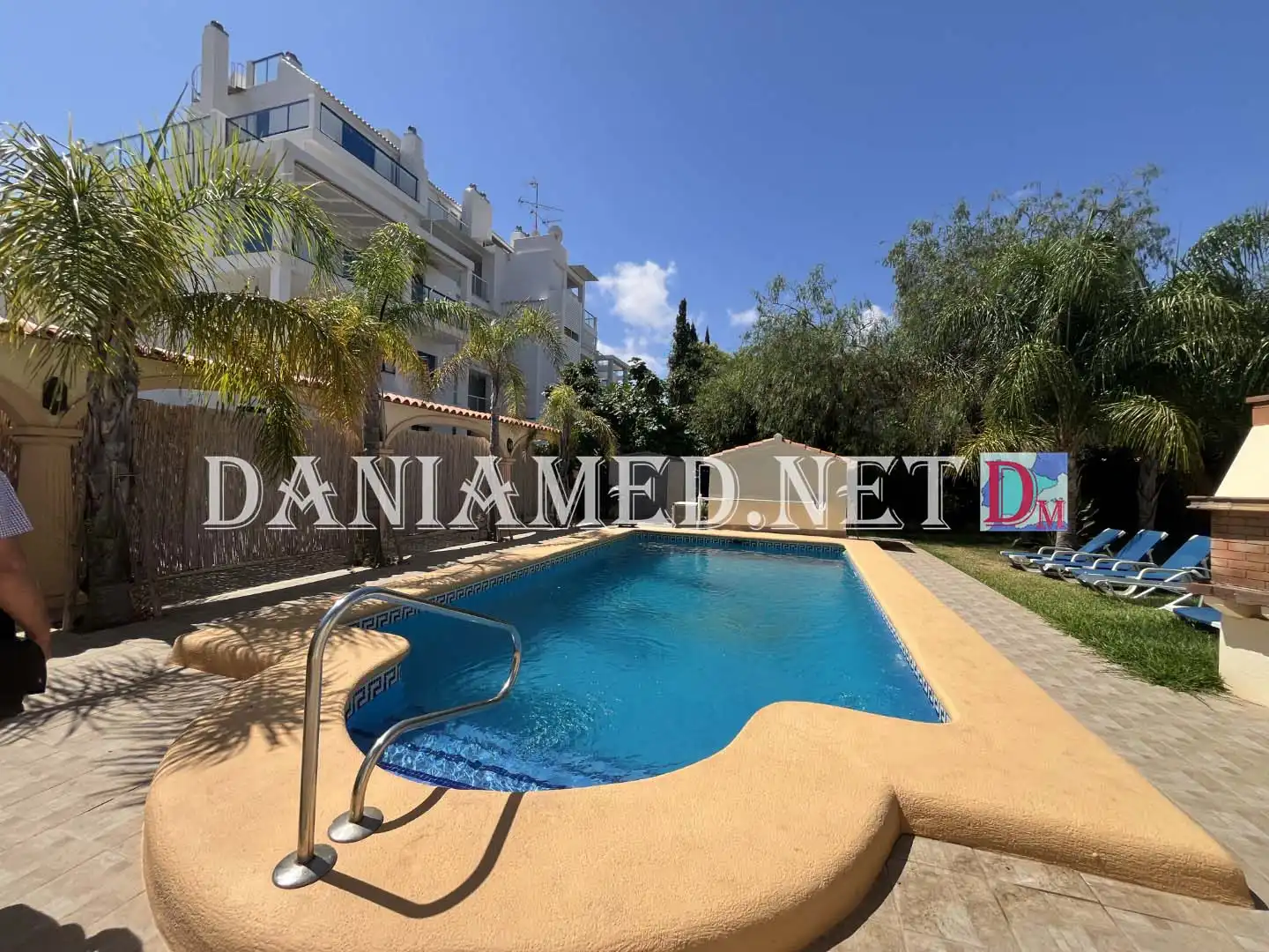 Schwimmbecken von Haus oder Chalet zum Verkauf in Dénia mit Klimaanlage, Heizung und Privatgarten