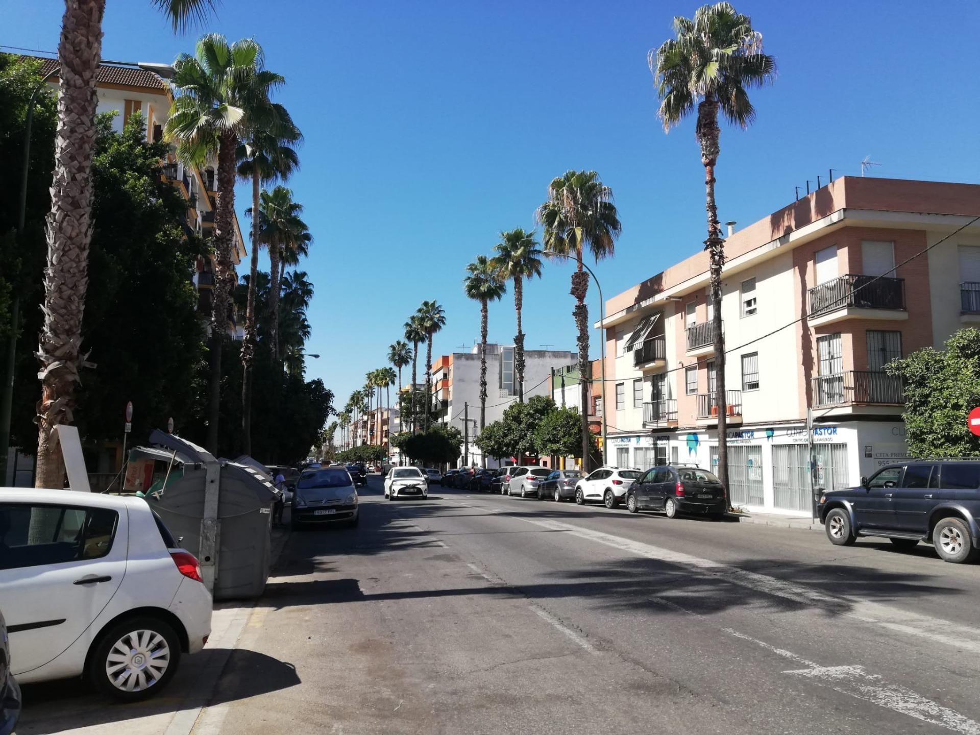 Exterior view of Single-family semi-detached for sale in  Sevilla Capital  with Terrace