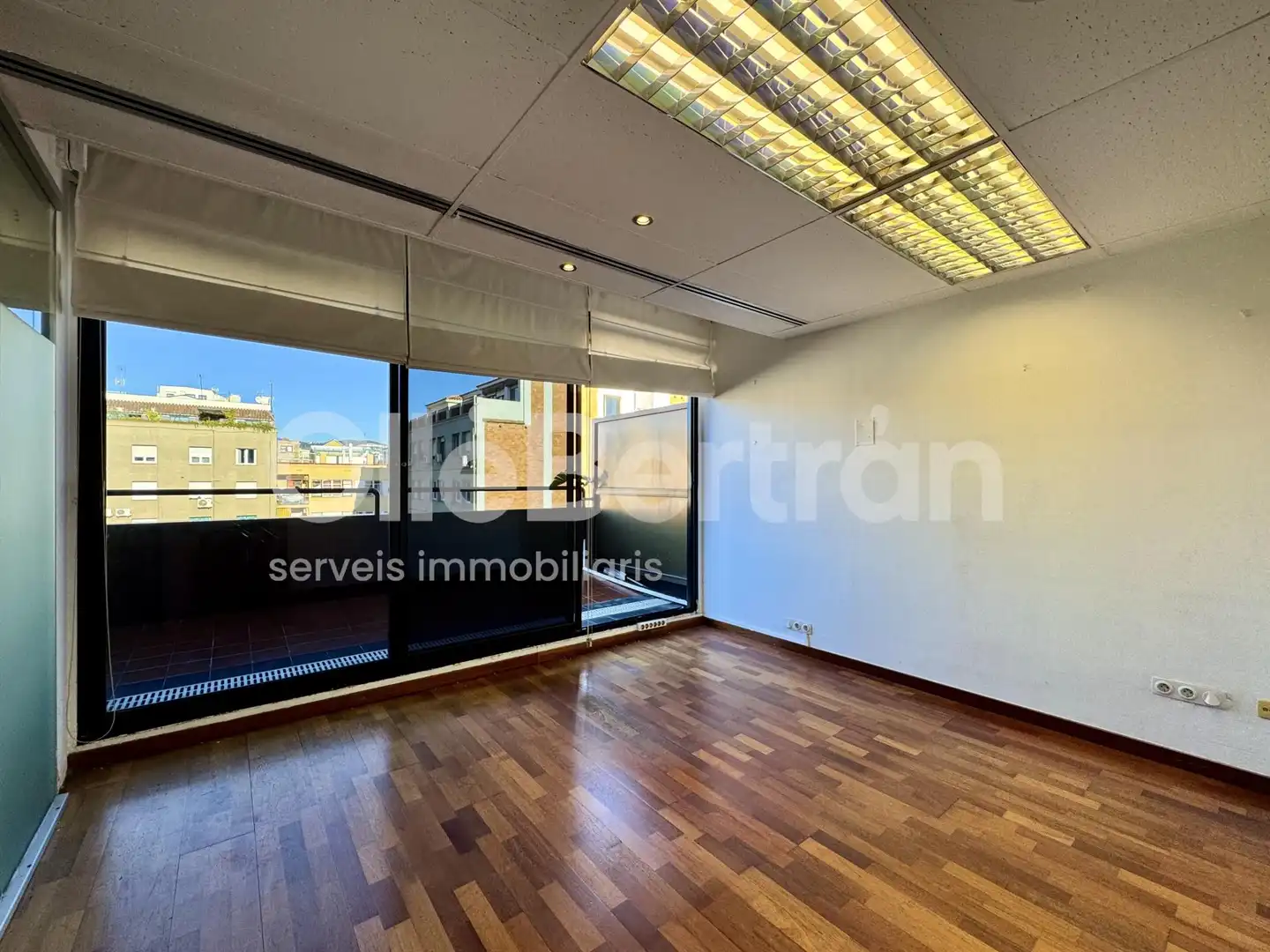 Bureau avec ascenseur à louer à de la Diputació, imagen 4
