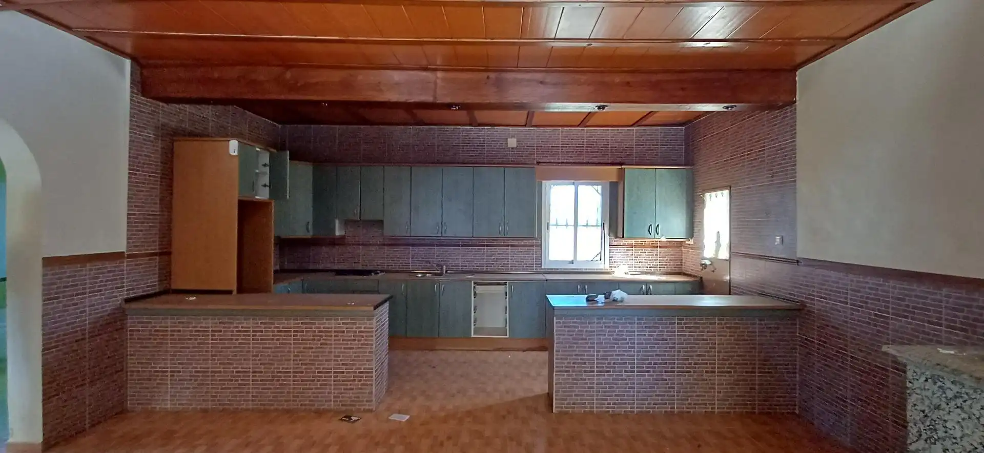 Kitchen of Houses for sale in Badajoz  with Community pool