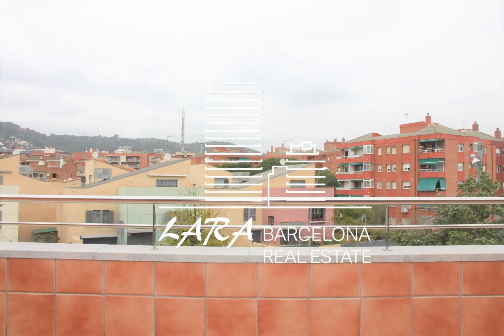 Vista exterior de Casa o chalet de alquiler con opción a compra en Viladecans con Aire acondicionado, Calefacción y Jardín privado