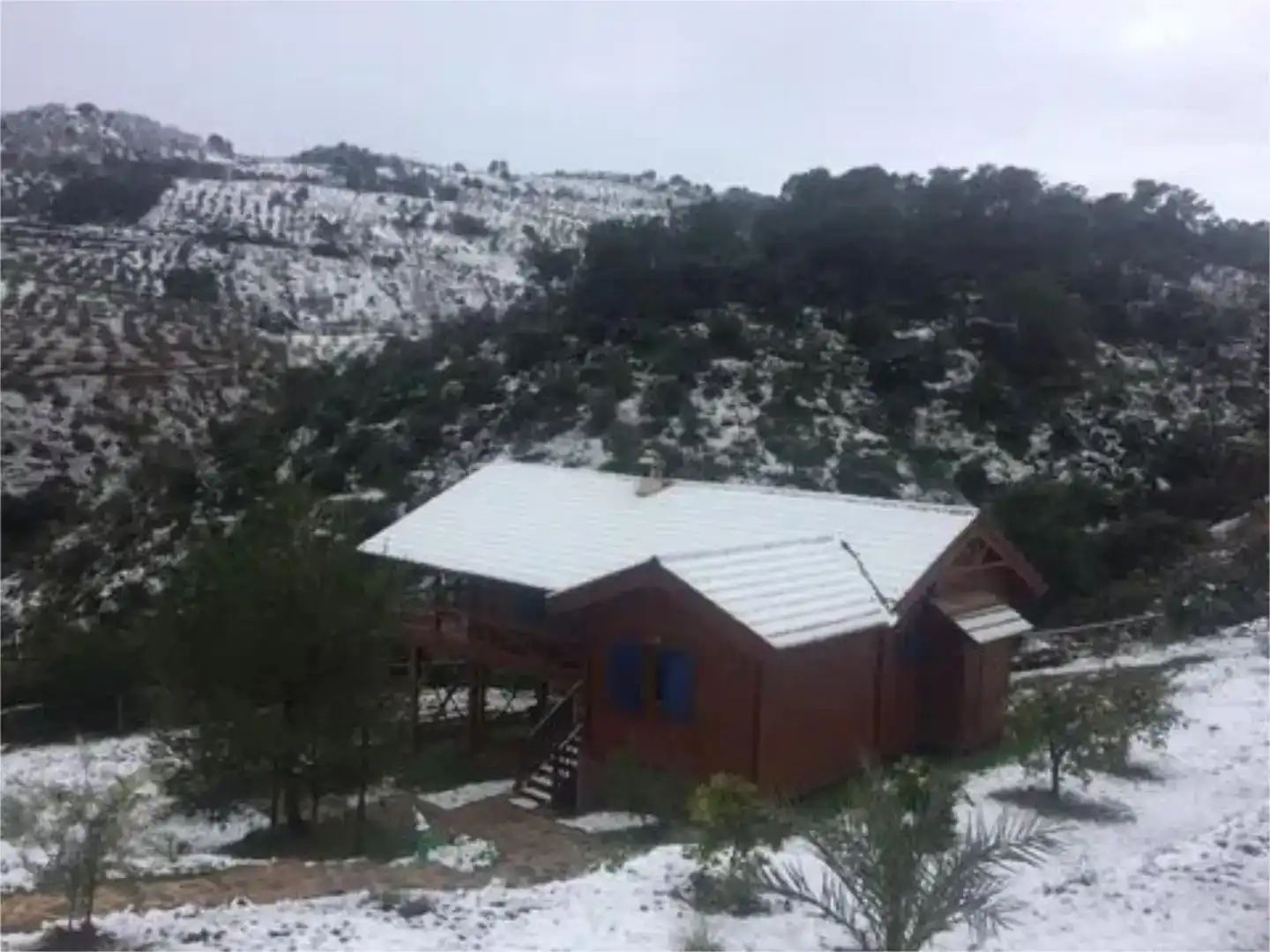 Vista exterior de Casa o xalet en venda en Tolox amb Aire condicionat i Balcó