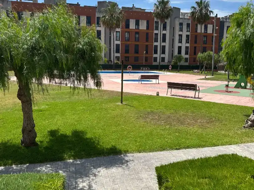 Schwimmbecken von Wohnung zur Miete in Cubelles mit Klimaanlage und Schwimmbad