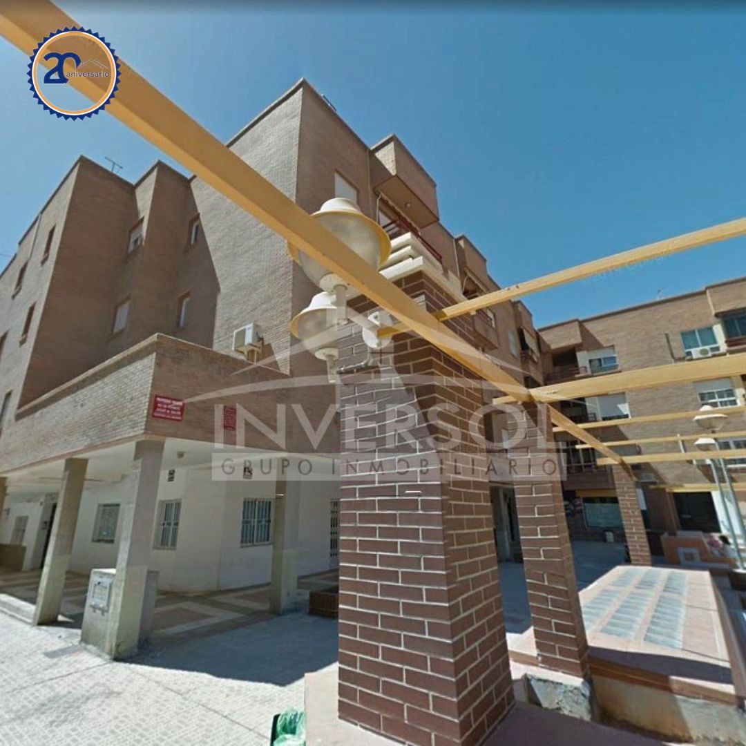 Vista exterior de Pis en venda en  Almería Capital amb Terrassa i Balcó