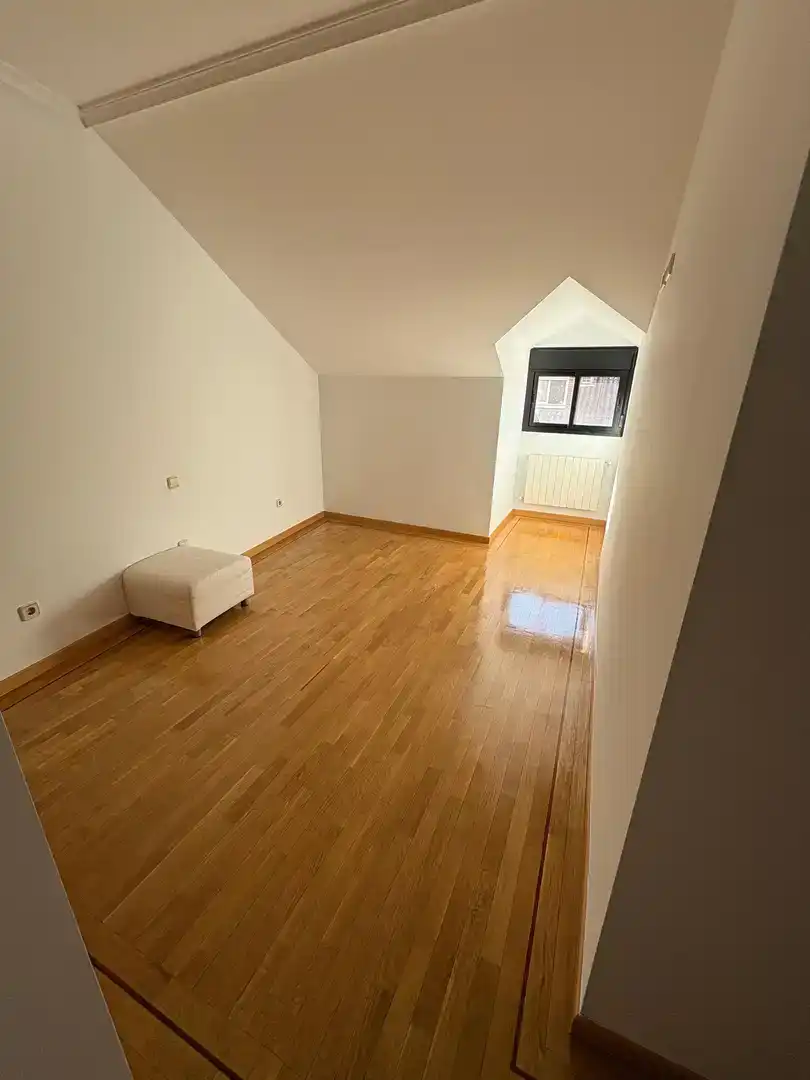 Schlafzimmer von Maisonette zum Verkauf in Fuenlabrada mit Parkett, Abstellraum und Möbliert