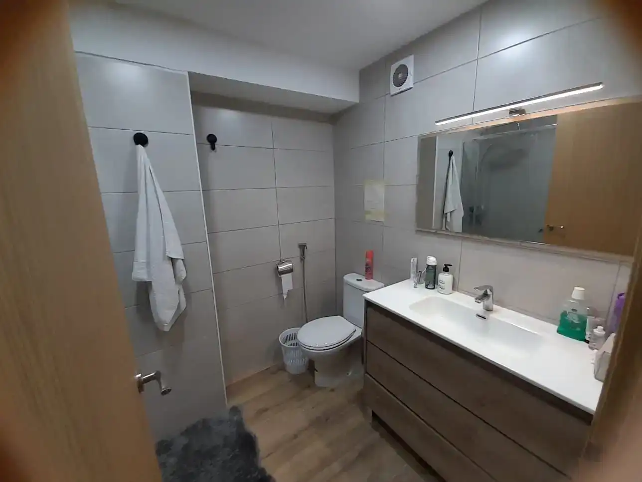 Bathroom of Flat for rent in  Valencia Capital  with Air Conditioner
