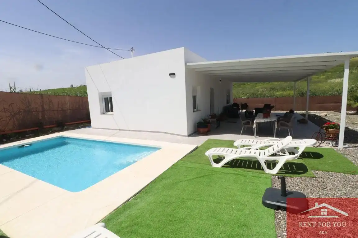 Piscina de Casa o chalet de alquiler en Cártama con Jardín privado, Terraza y Piscina