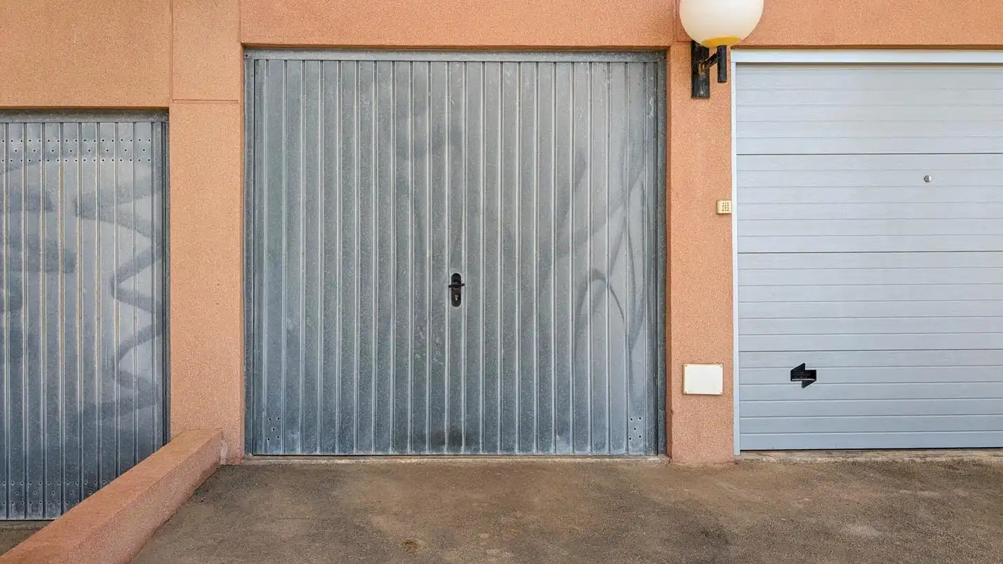 Parking de Casa adosada en venta en Santa Pola con Terraza, Piscina y Amueblado