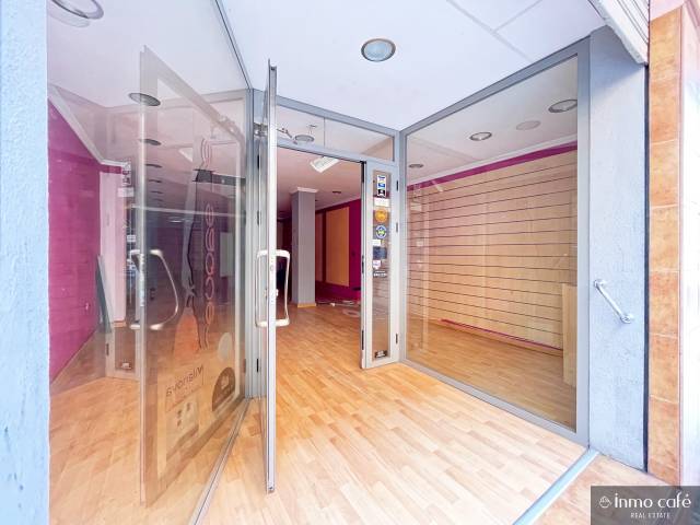 Local comercial en Venta en Reverend J B Pla en Canals