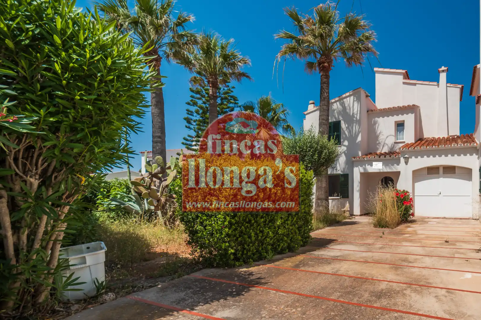 Xalet amb jardí en venda a Cala Blanca
