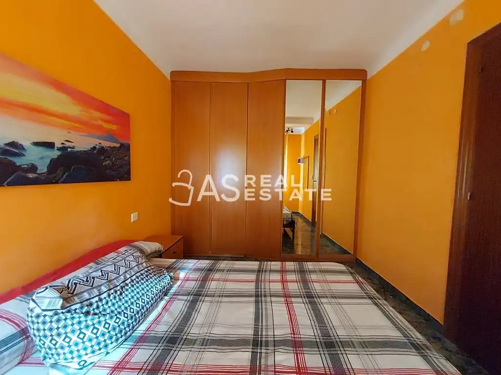 Habitación de Piso en venta en L'Hospitalet de Llobregat con Aire acondicionado y Amueblado