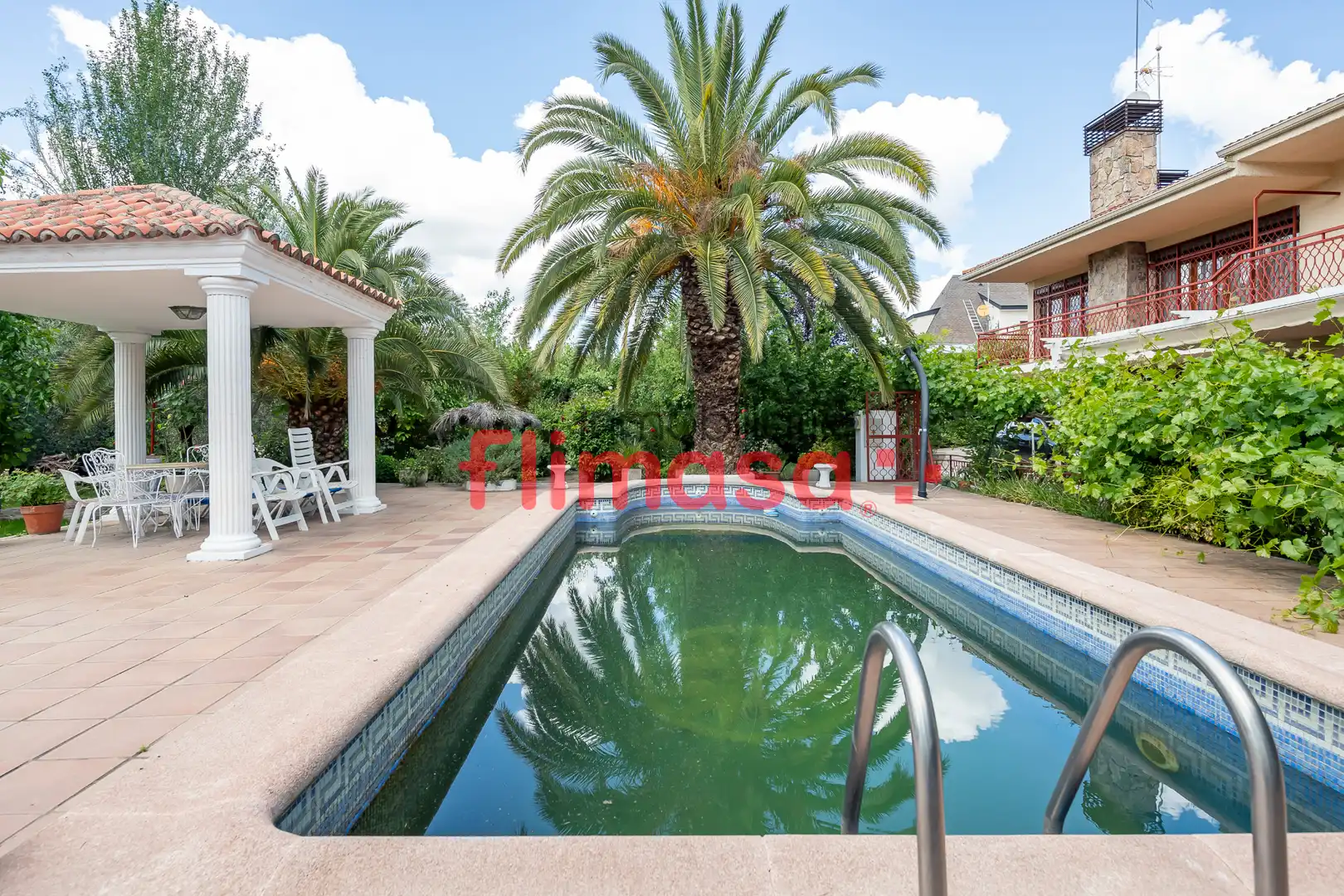 Swimming pool of Houses for sale in Villaviciosa de Odón  with Air Conditioner, Heating and Private garden