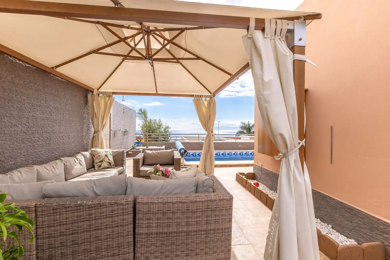 Villa con piscina in vendita a Costa Adeje