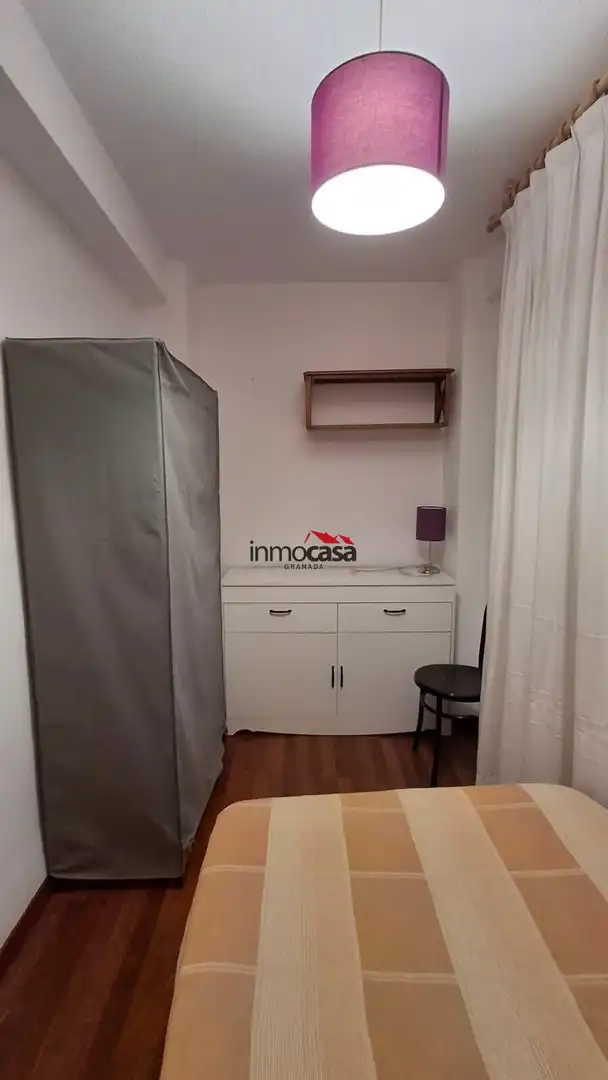 Schlafzimmer von Wohnung zur Miete in Granada mit Klimaanlage und Möbliert