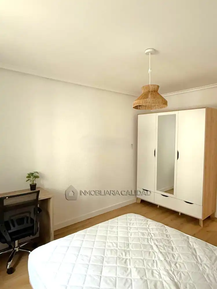 Schlafzimmer von Wohnung zur Miete in Burgos mit Heizung