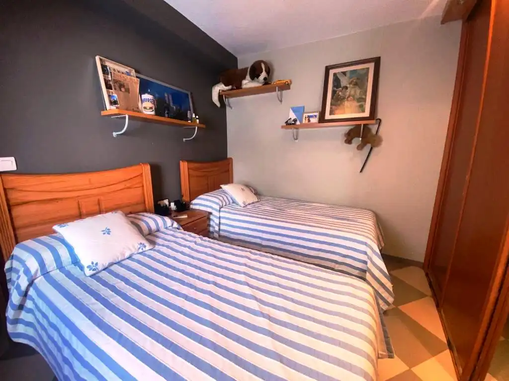 Dormitori de Finca rústica en venda en Canillas de Albaida amb Aire condicionat