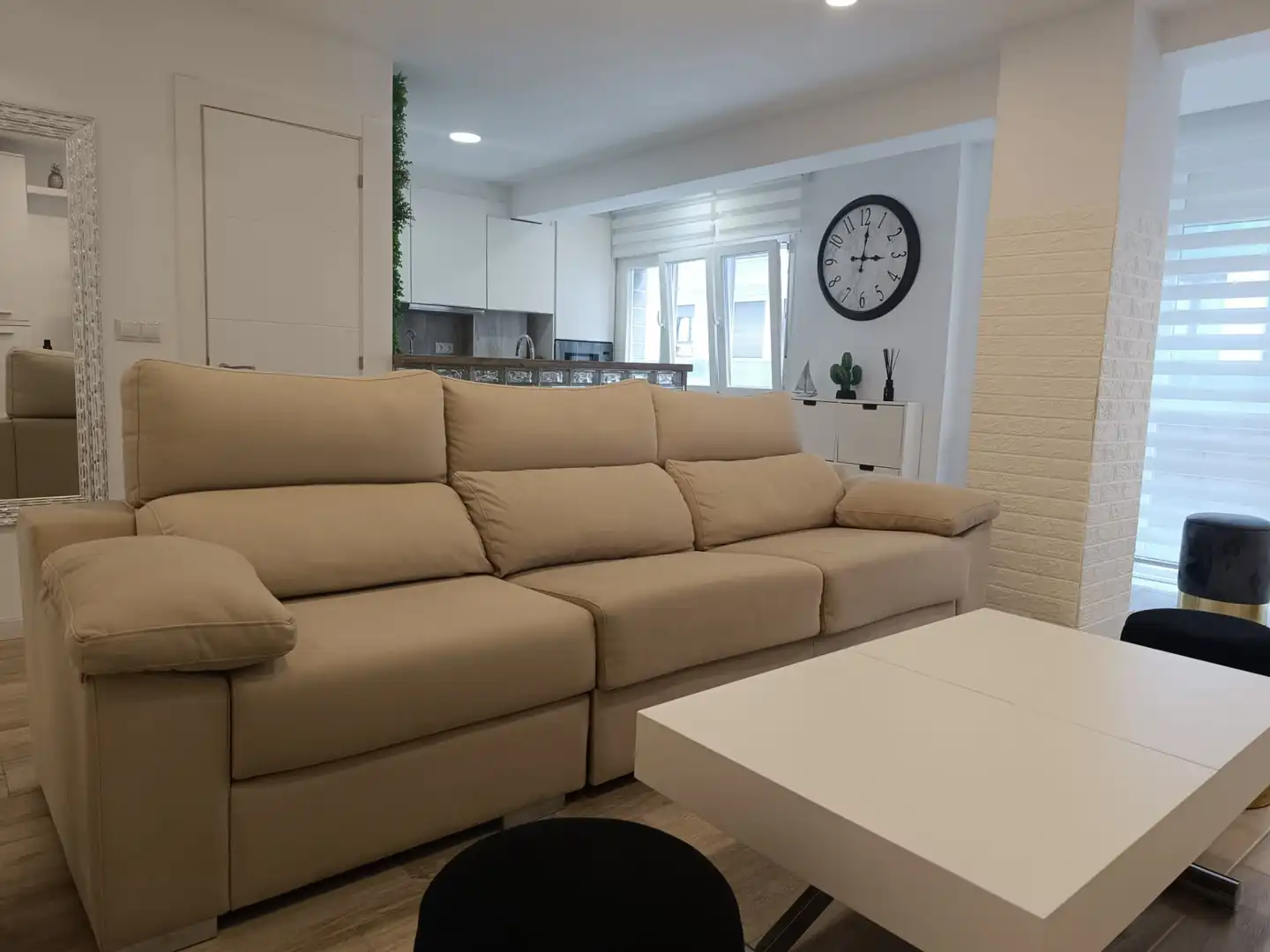 Living room of Flat for rent in Gijón   with Heating and Furnished