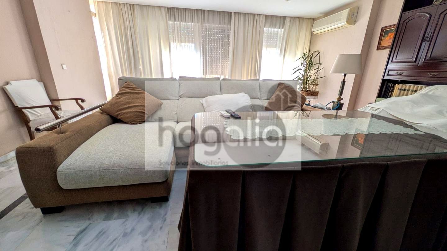 Sala de estar de Piso en venta en  Sevilla Capital con Aire acondicionado, Terraza y Trastero