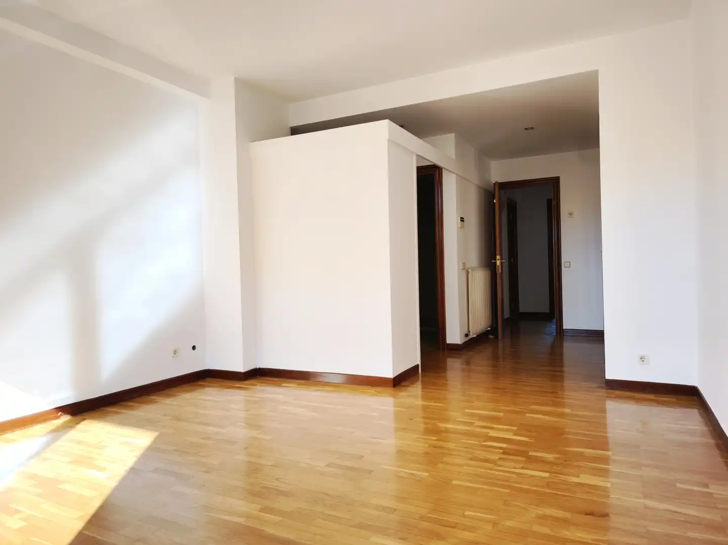 Dormitori de Casa o xalet en venda en  Logroño amb Calefacció, Parquet i Terrassa