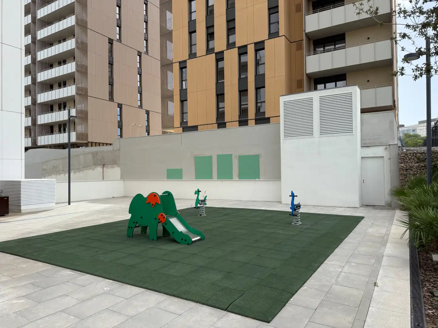 Terrassa de Pis de lloguer en Esplugues de Llobregat amb Aire condicionat, Calefacció i Terrassa