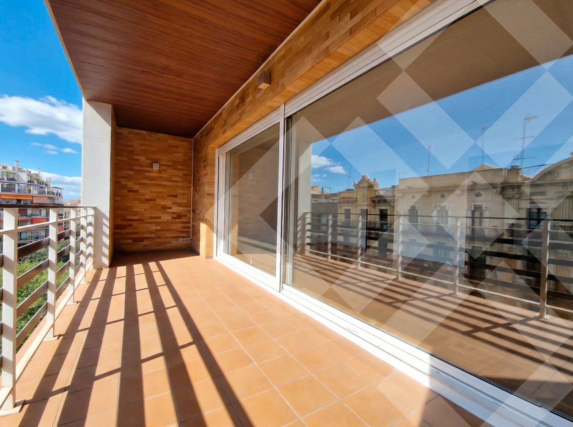 Terrasse von Dachboden zur Miete in  Barcelona Capital mit Klimaanlage, Heizung und Parkett