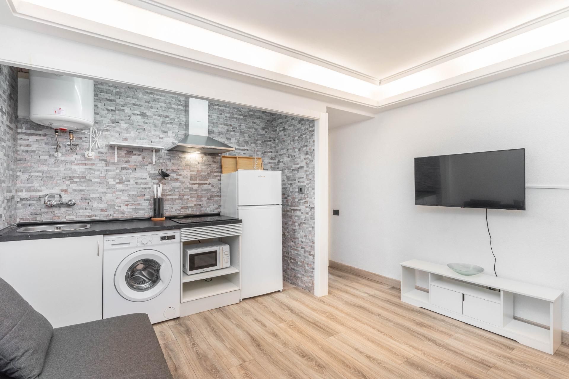 Kitchen of Apartment for sale in Oviedo 