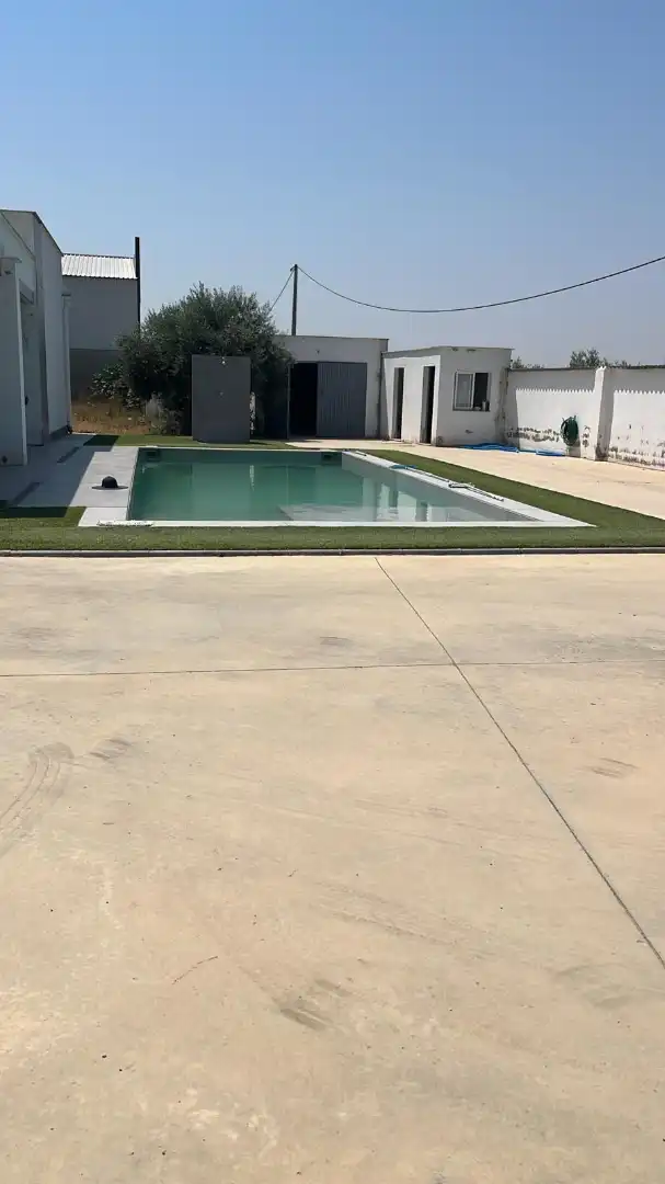 Villa mit Pool zum Verkauf in Parque de la Constitución 5a, imagen 3