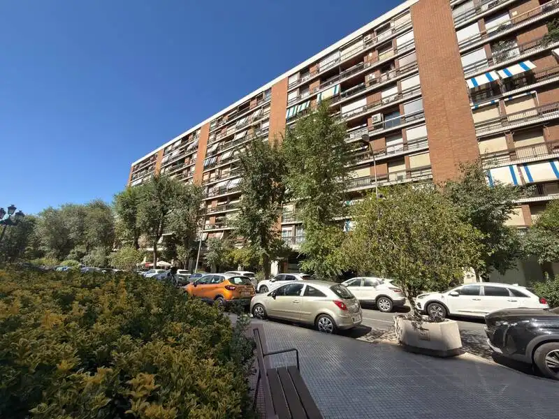 Vista exterior de Pis en venda en Madrid amb Aire condicionat, Calefacció i Terrassa