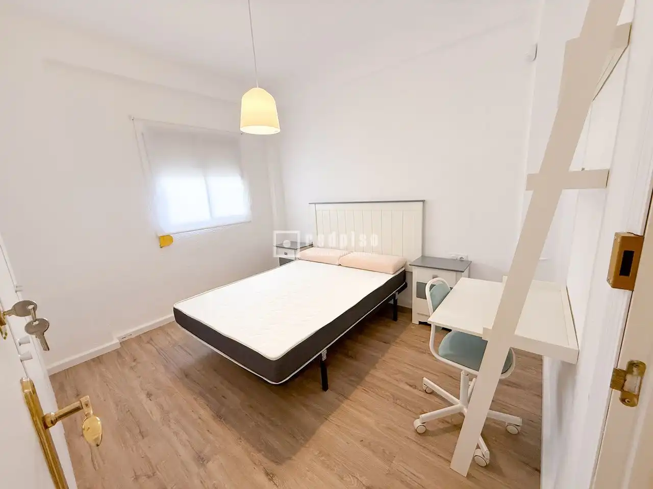 Habitación de Piso en venta en Valencia con Amueblado y Alarma